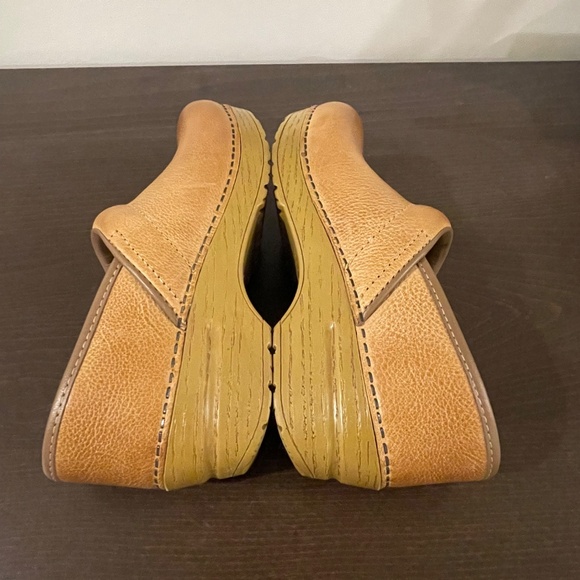 🌾Reserved for Kristine🌾Dansko Pro Honey Clog Burnished Distressed Leather 36 - Picture 4 of 5